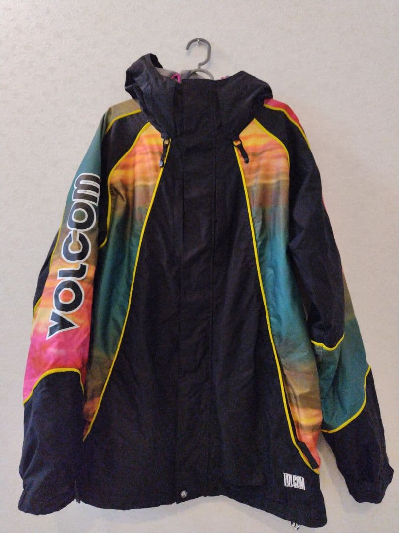 VOLCOM スノーボードウェア ジャケットとパンツ