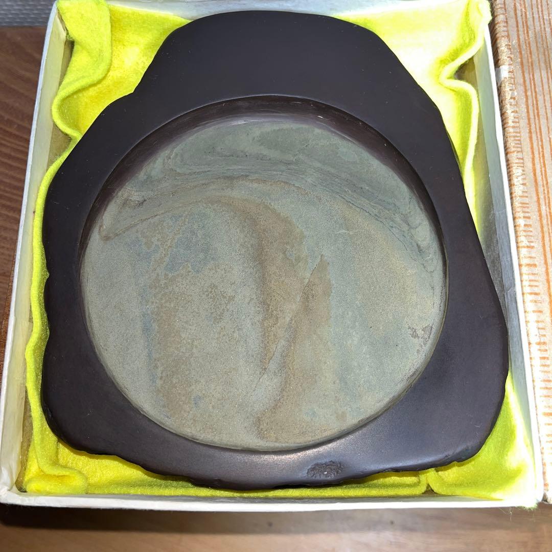 ⭕️うさぴょん⭕️赤間硯　希少　紫青石、紫金石様石紋綺麗　昇進堂謹製　丸型硯