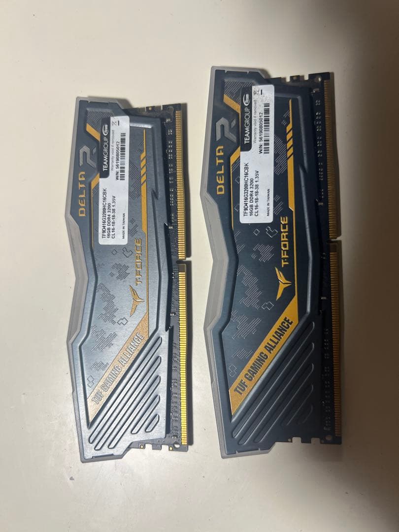 TEAMGROUP DELTA R DDR4 16GB 3200MHz 2枚組
