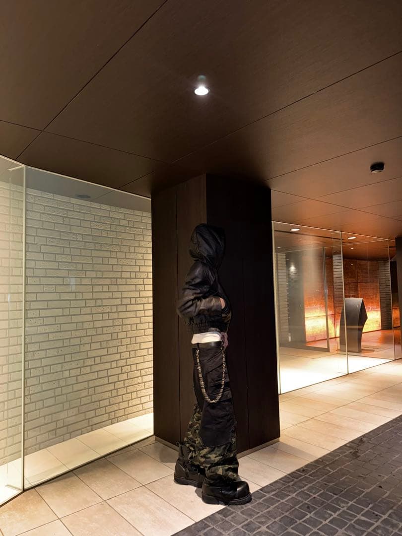 ジャケット・アウター cropped box hoodie