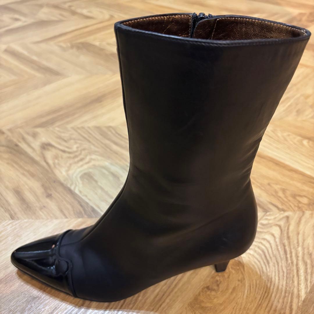 【極美品】サルヴァトーレフェラガモ レザーショートブーツ サイドジップ 24cm