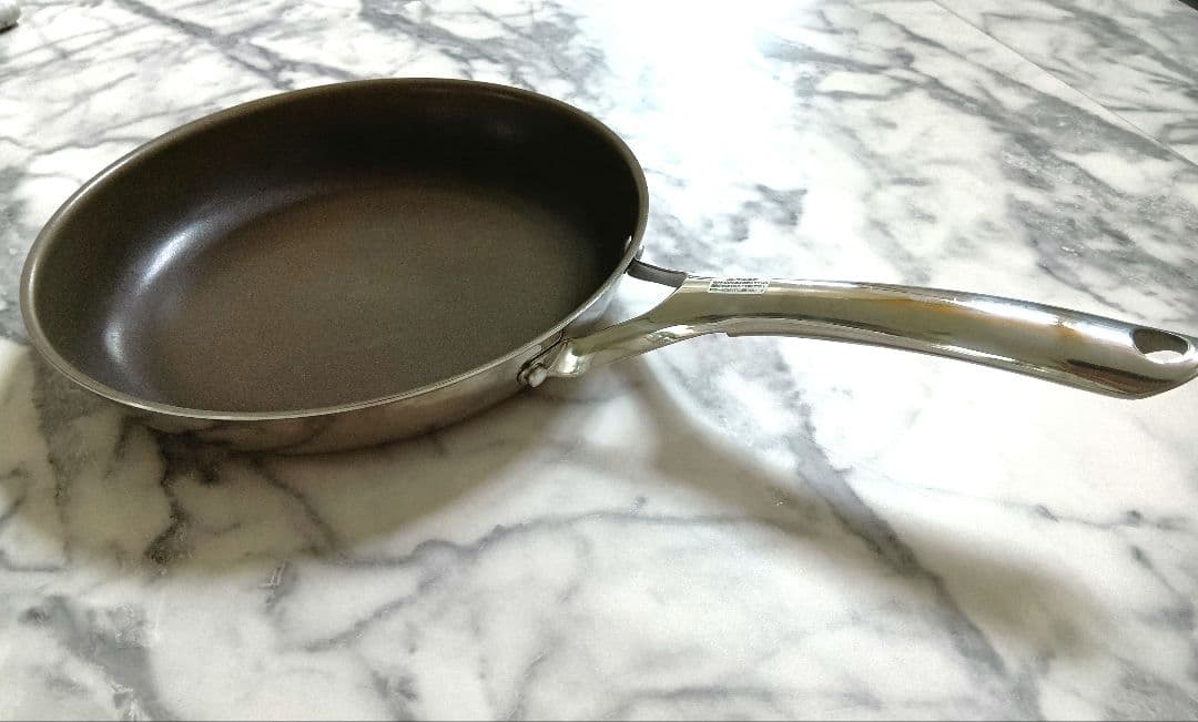 b*q様 CORELLE こびりつきにくい次世代フライパン 28cm