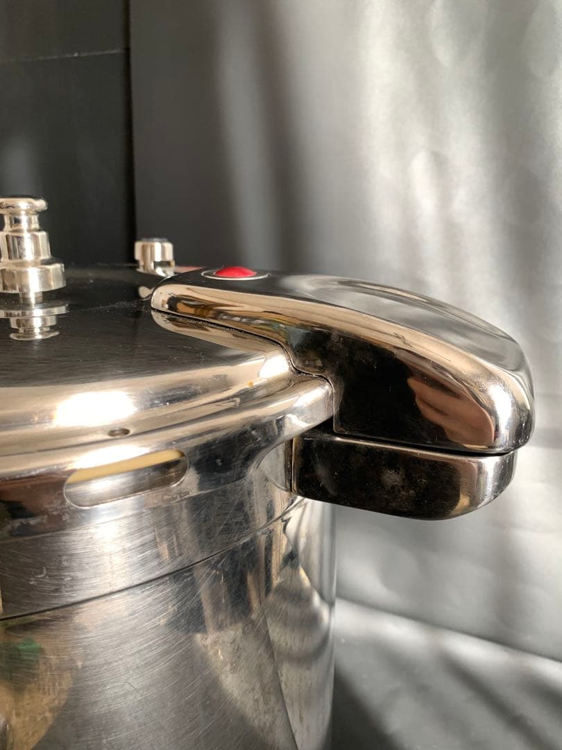 【中古品】ワンダーシェフ 両手圧力鍋 プロビック NPDC20 20L 業務用