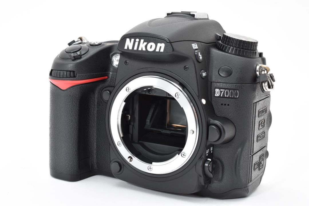 美品・ショット数5321回 ニコン Nikon D7000 ボディ 一部訳あり