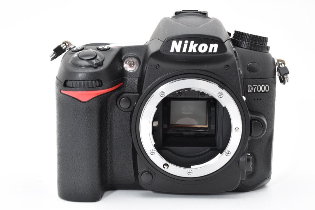 美品・ショット数5321回 ニコン Nikon D7000 ボディ 一部訳あり
