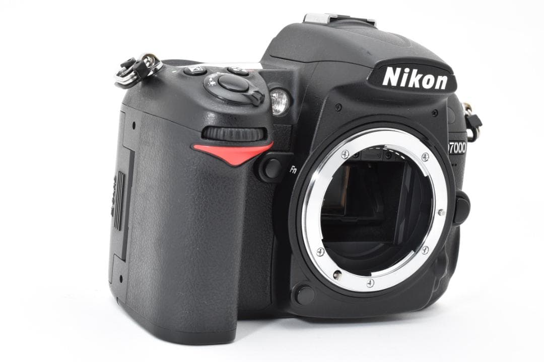 美品・ショット数5321回 ニコン Nikon D7000 ボディ 一部訳あり