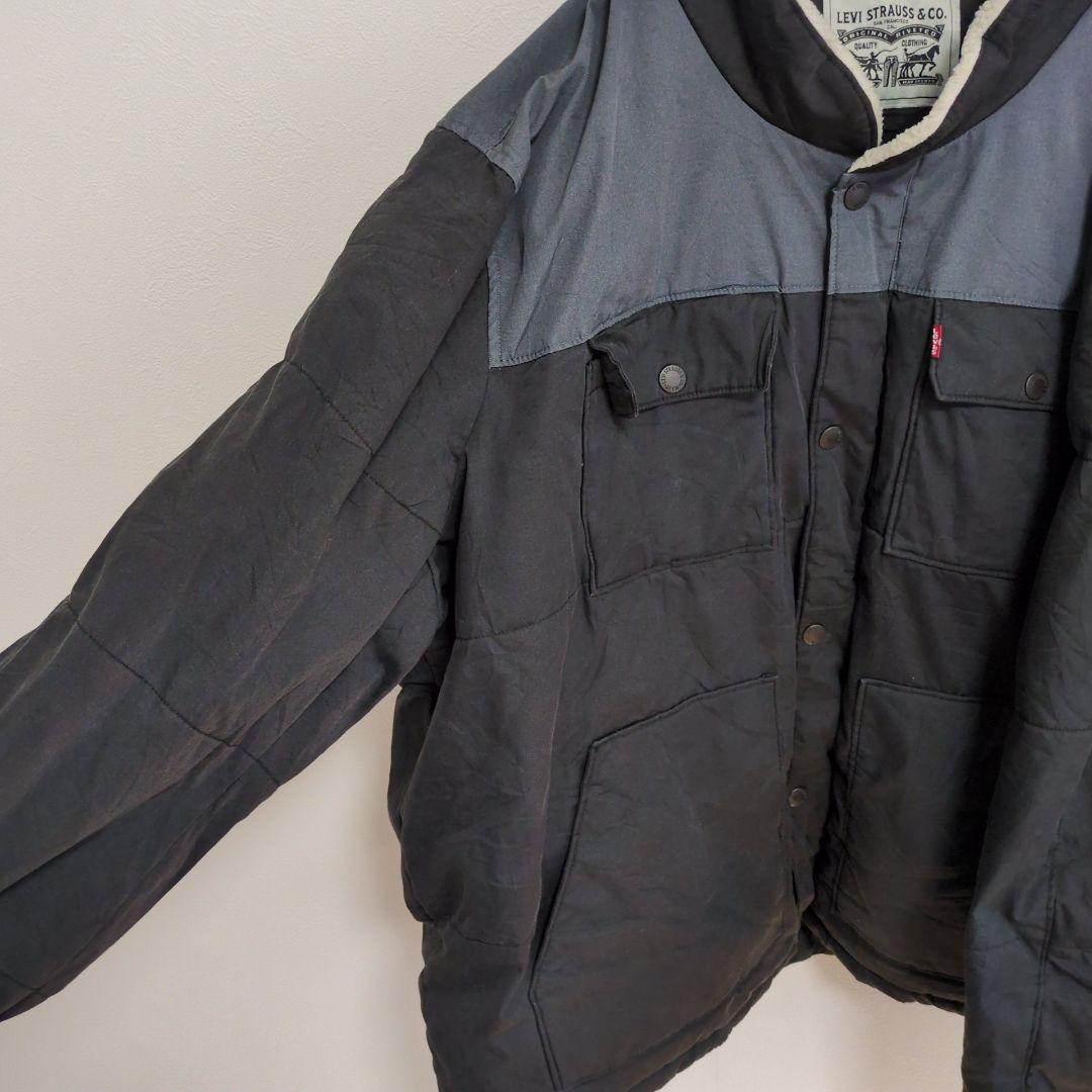 F48【US輸入】リーバイス　ダウンジャケット【メンズ3XL】ブラック　グレー