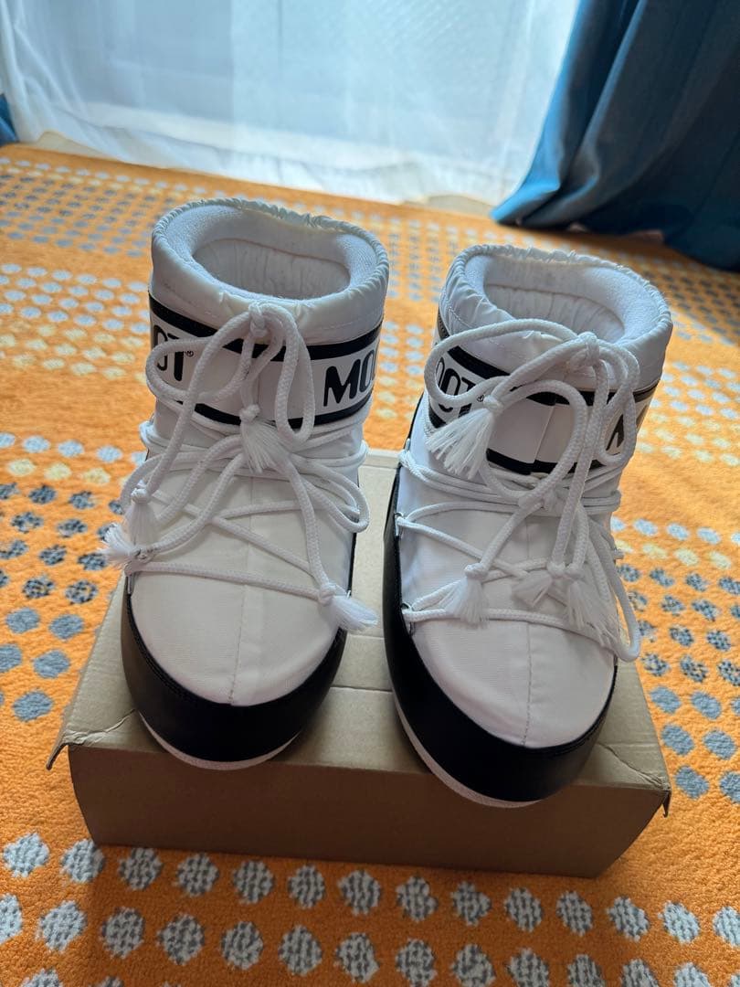 MOON BOOT スキー用ブーツ 女性用 ホワイト/ブラック