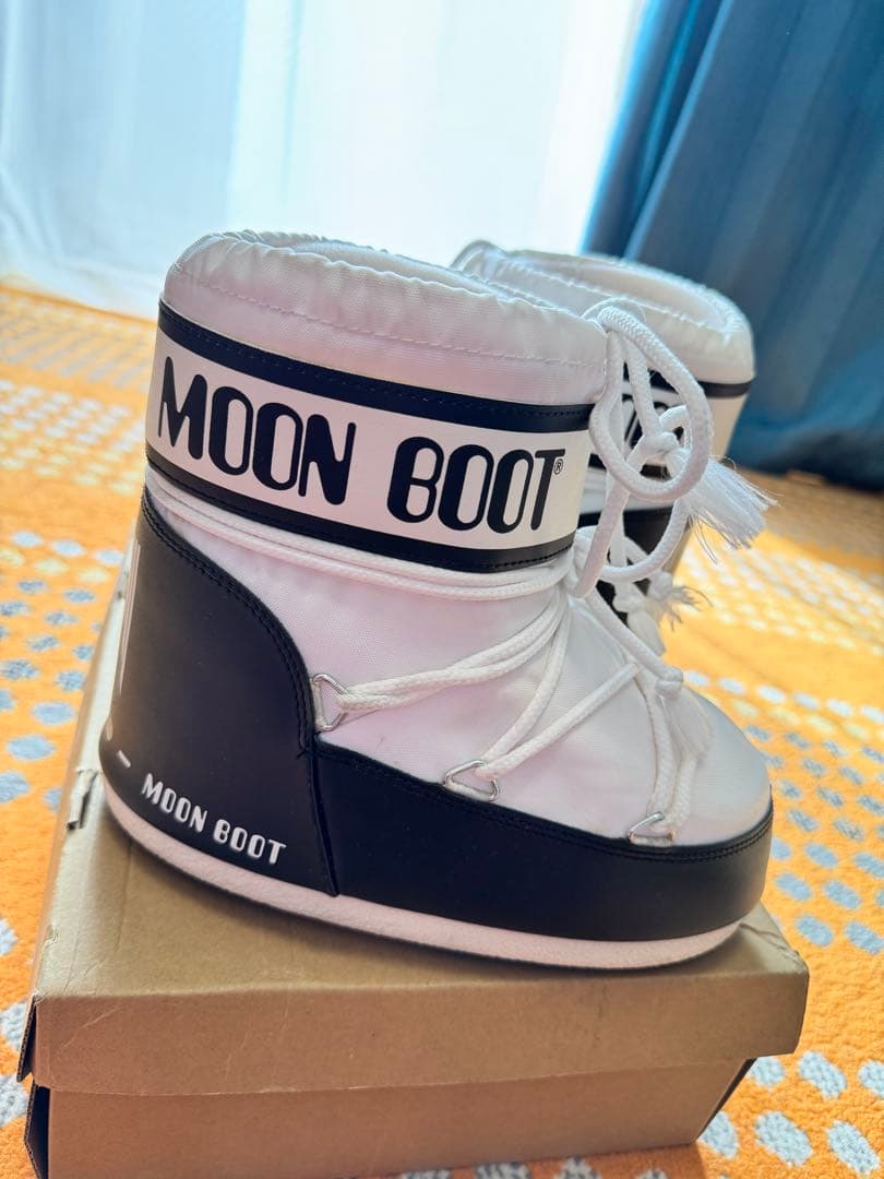 MOON BOOT スキー用ブーツ 女性用 ホワイト/ブラック