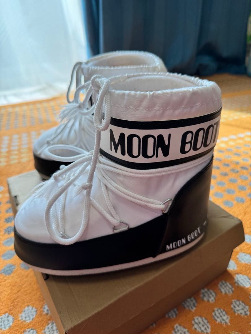 MOON BOOT スキー用ブーツ 女性用 ホワイト/ブラック