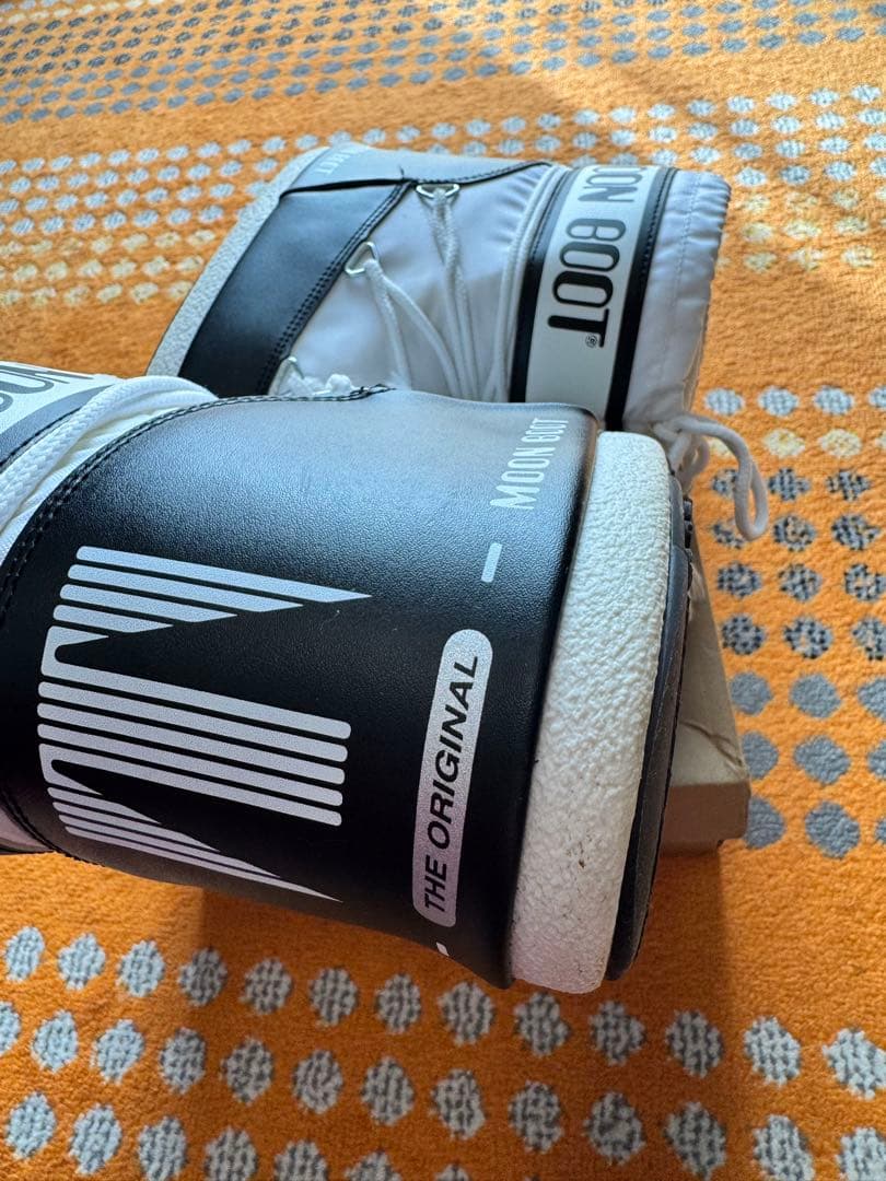 MOON BOOT スキー用ブーツ 女性用 ホワイト/ブラック