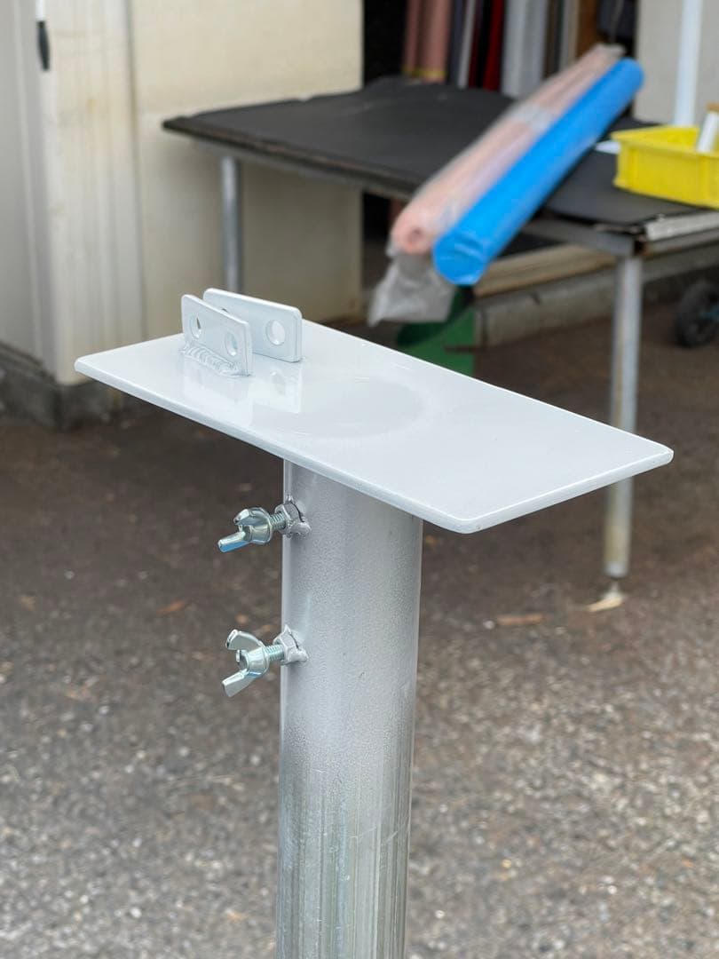 記念撮影スマホスタンド　スマホを載せるだけで角度調整可能