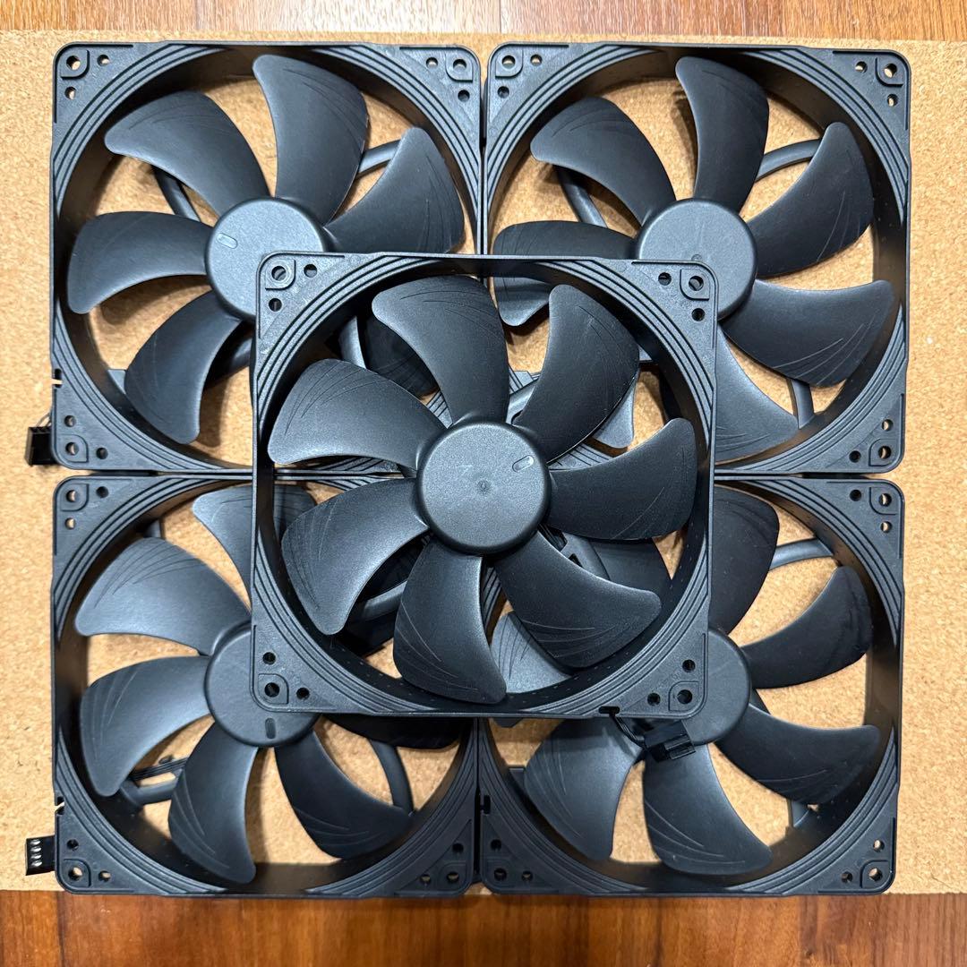 Noctua NF-A14 PWM chromax.black.swap x5個