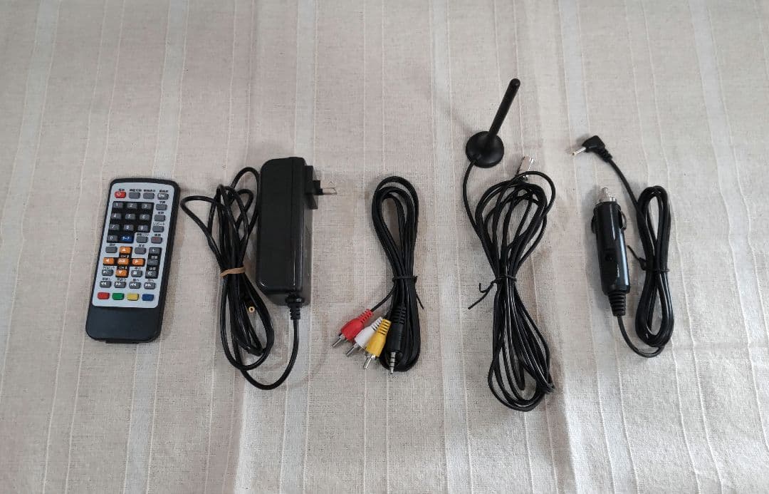 【19インチ】液晶テレビ　ポータブルテレビ　DVDプレーヤー・録画機能搭載