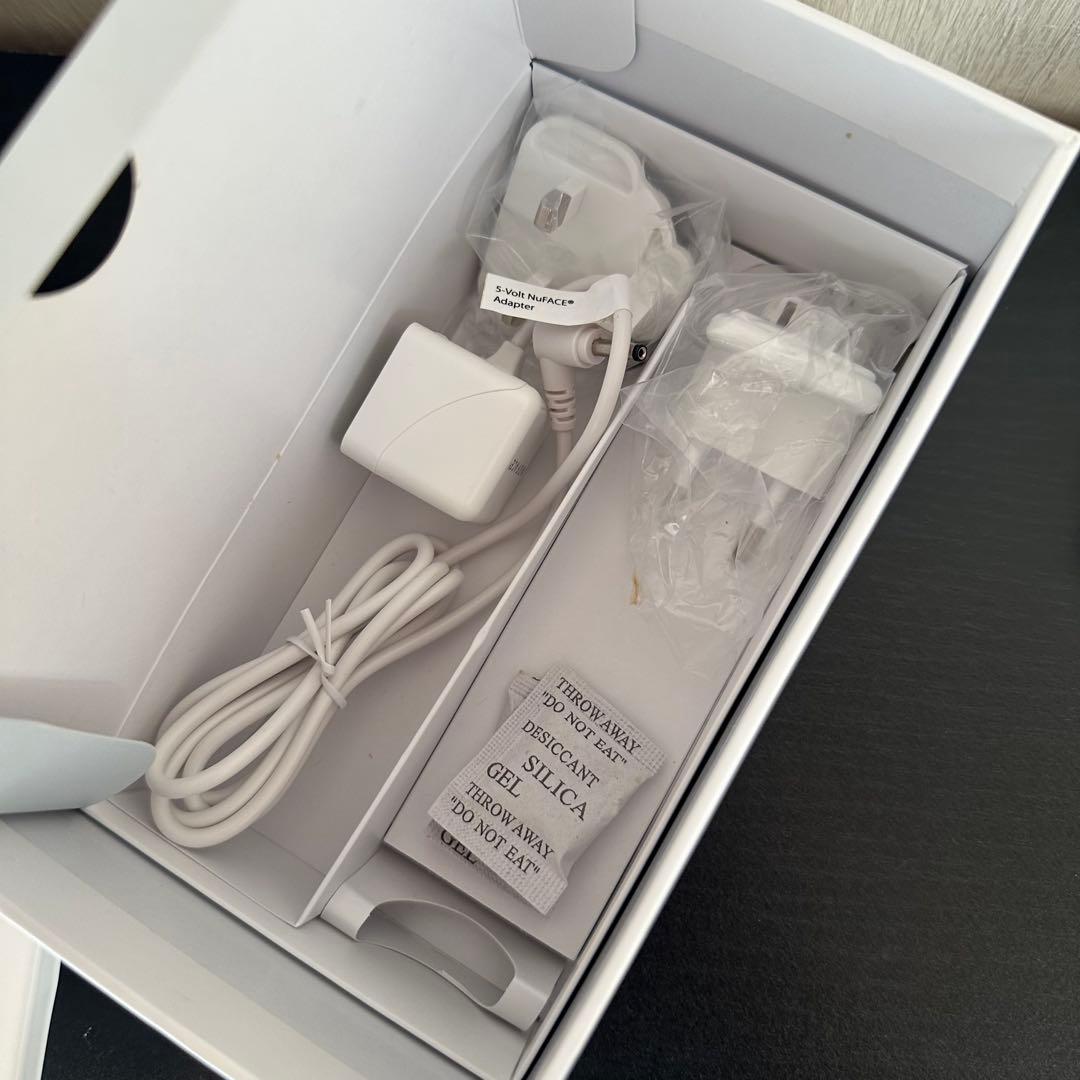 美顔器 NuFACE mini フェイシャル トーニング デバイス　早い者勝ち！