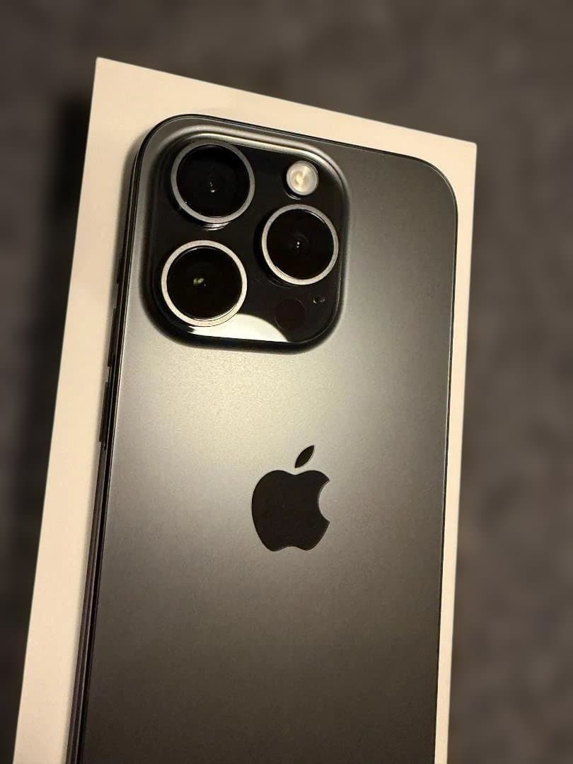 iPhone15 Pro 256GB ブラックチタニウム 美品＋ケース＆フィルム