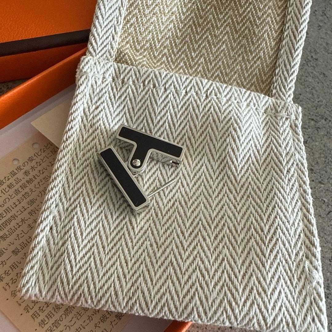 エルメス片耳ピアス