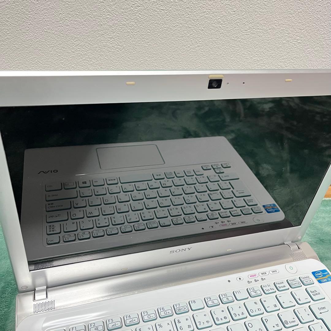 SONY VAIO Eシリーズ　SVE14A28CJW ホワイト×ブルー