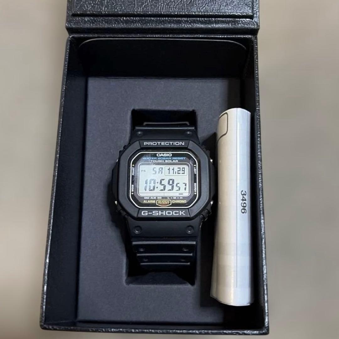 美品　GーSHOCK G-5600UE-1JF