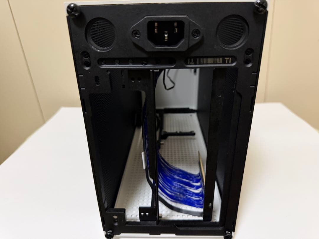 FormD T1 V2.1 E-White / サイドガラスパネル付