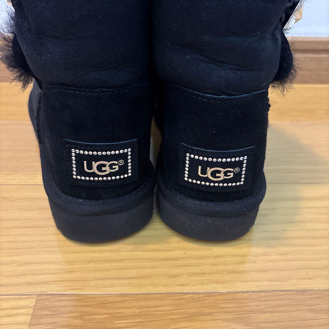 【数回使用】UGG 25cmムートンブーツ ブラック クリスタルボタン 付き