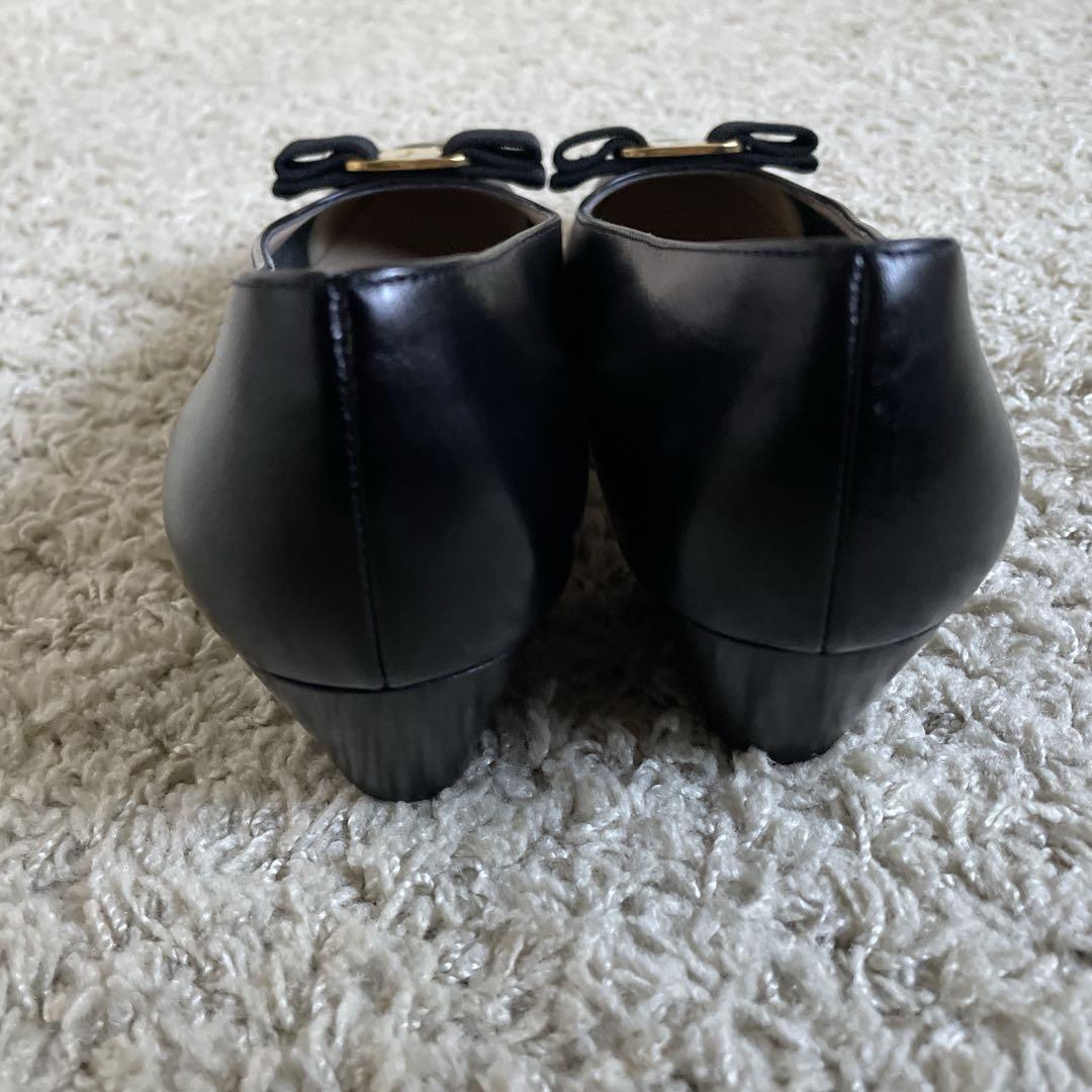 【美品】Ferragamo フェラガモ 7C黒 パンプス ヴァラ