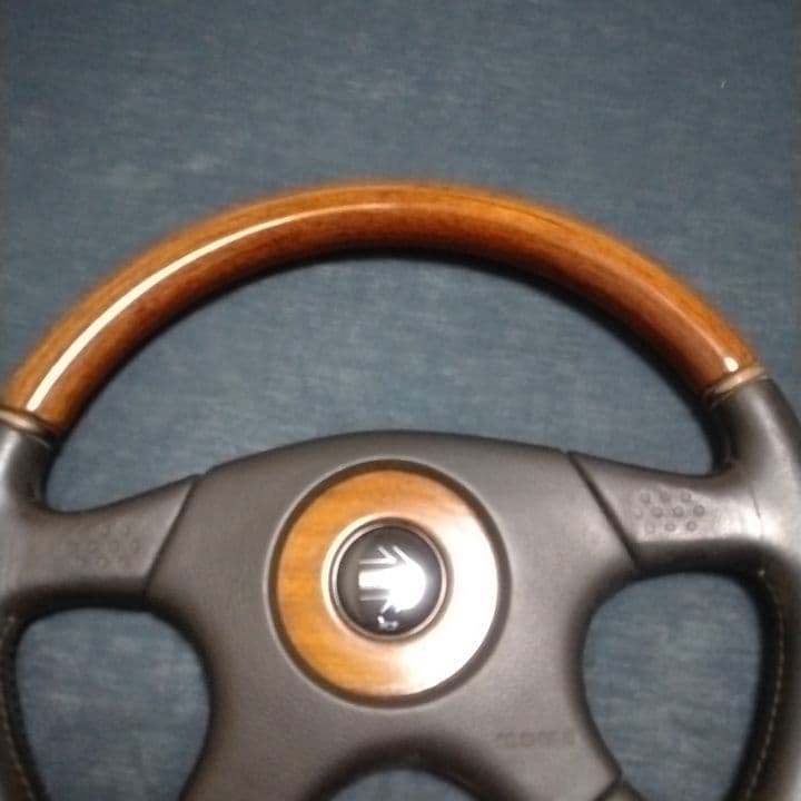 MOMO ステアリングモモウッドブラック36センチ