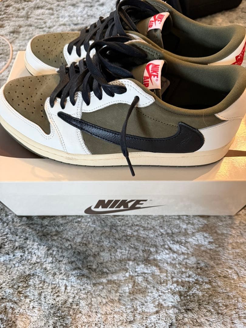 靴 Nike Air Jordan 1 Low Travis Scott