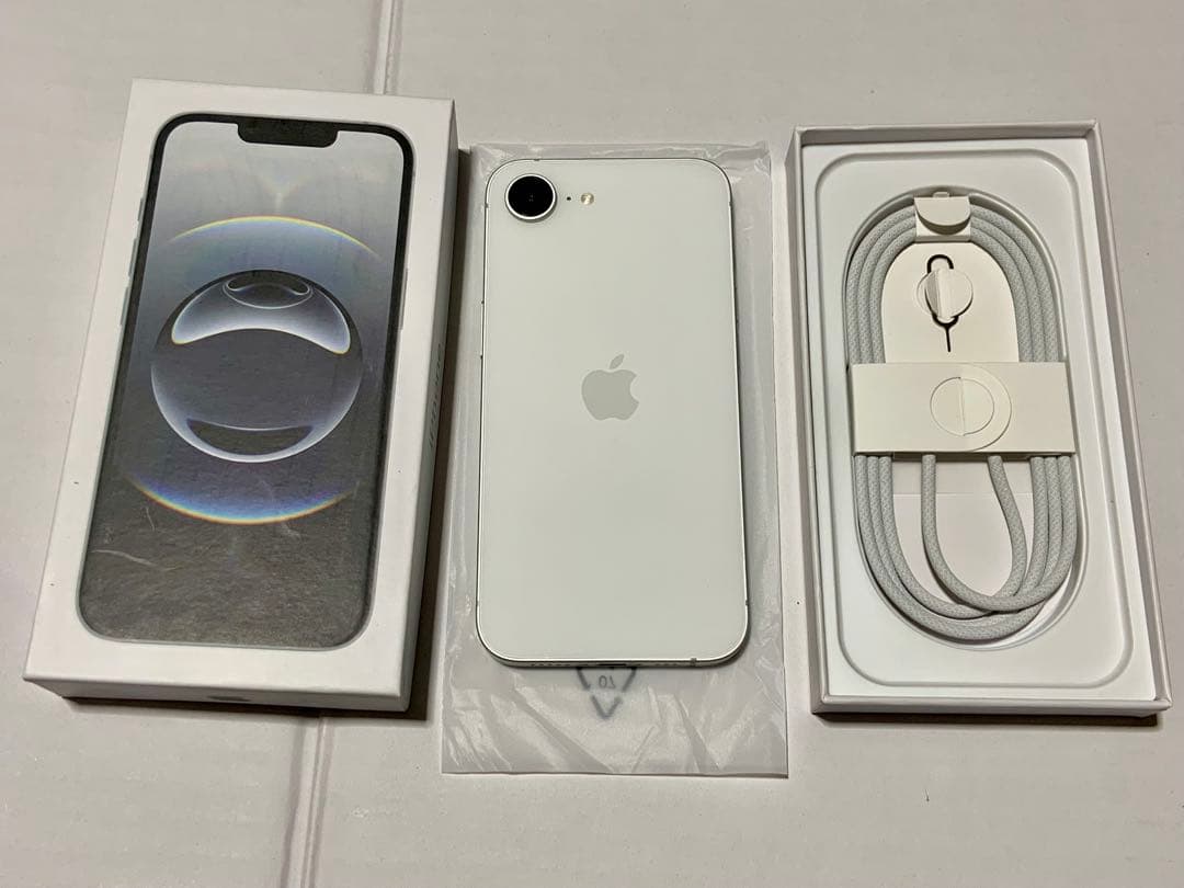 Apple iPhone 16 e ホワイト 本体 SIMフリー