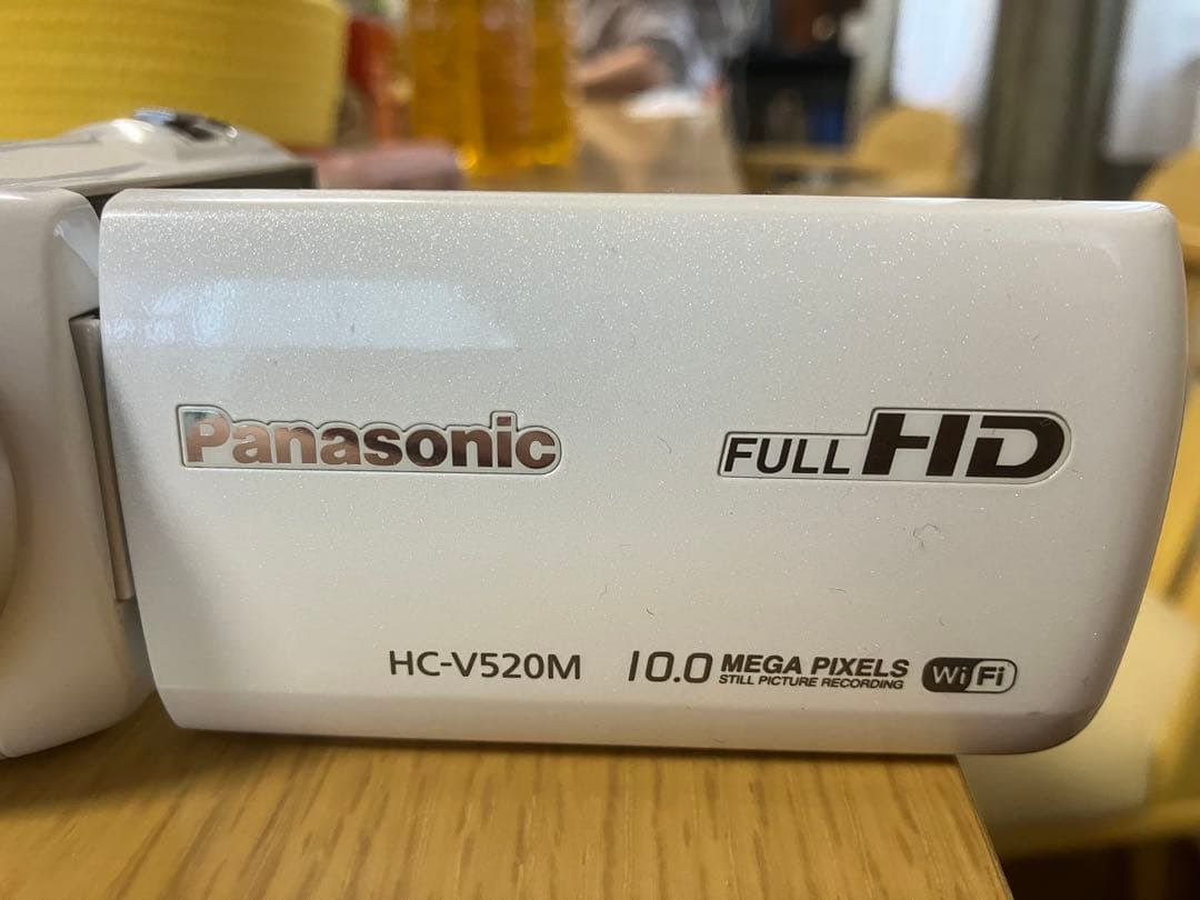 Panasonic HC-V520M ビデオカメラ、パナソニック製のケース付き