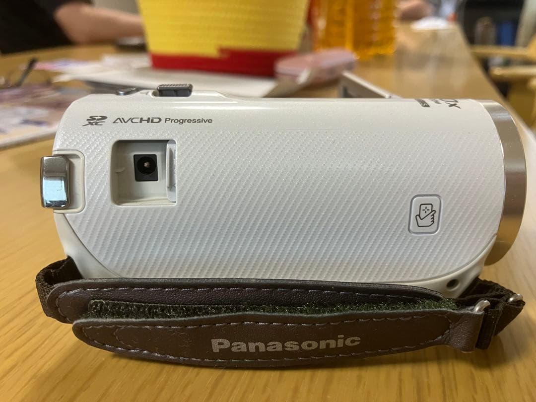 Panasonic HC-V520M ビデオカメラ、パナソニック製のケース付き