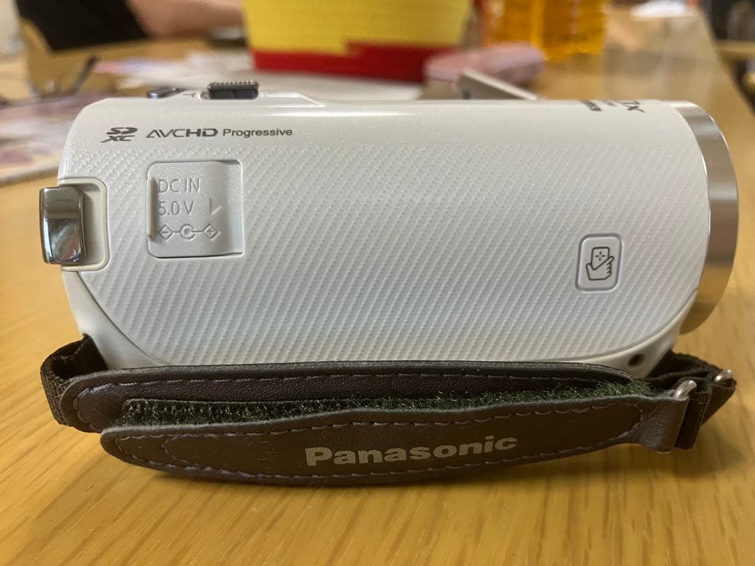Panasonic HC-V520M ビデオカメラ、パナソニック製のケース付き