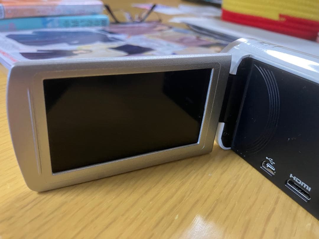 Panasonic HC-V520M ビデオカメラ、パナソニック製のケース付き