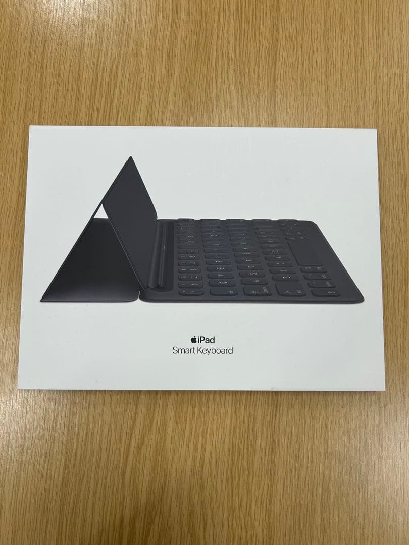 【必見・美品】APPLE 10.5インチ IPAD SMART KEYBOARD