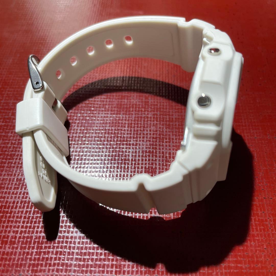 BABY-G MULTI BAND G ホワイト　ソーラーバッテリー