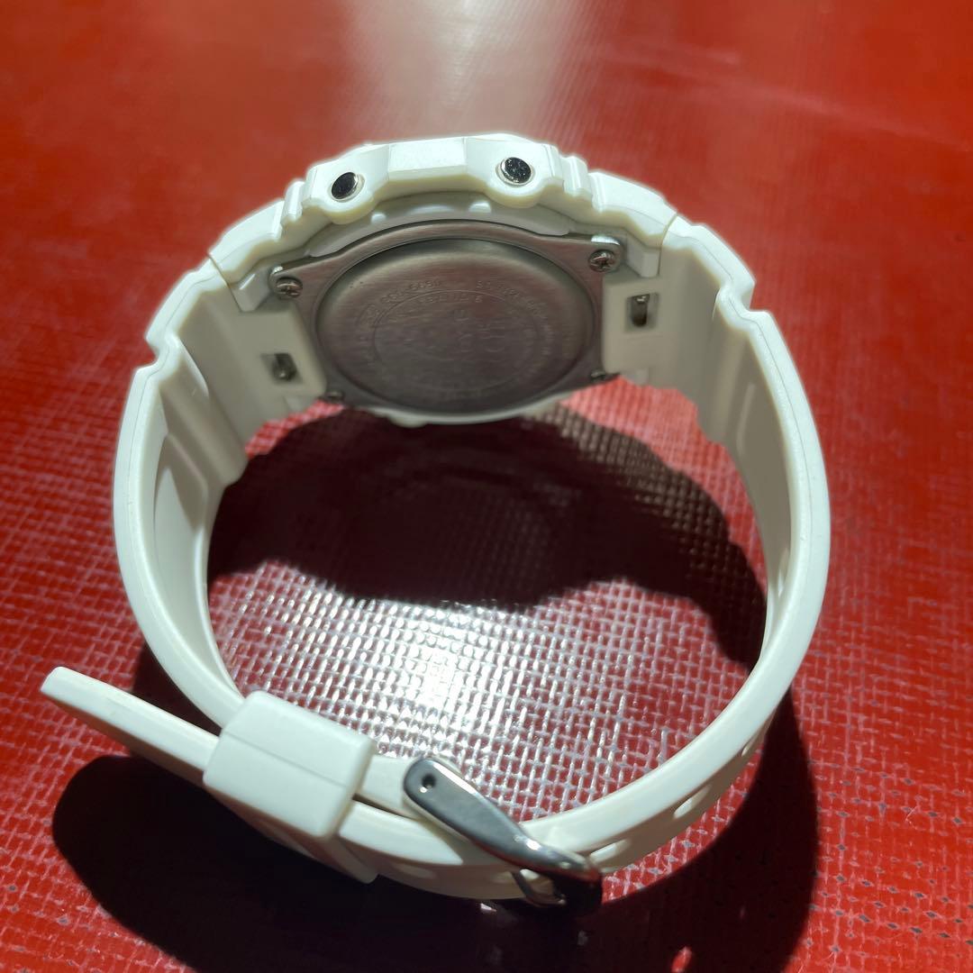 BABY-G MULTI BAND G ホワイト　ソーラーバッテリー