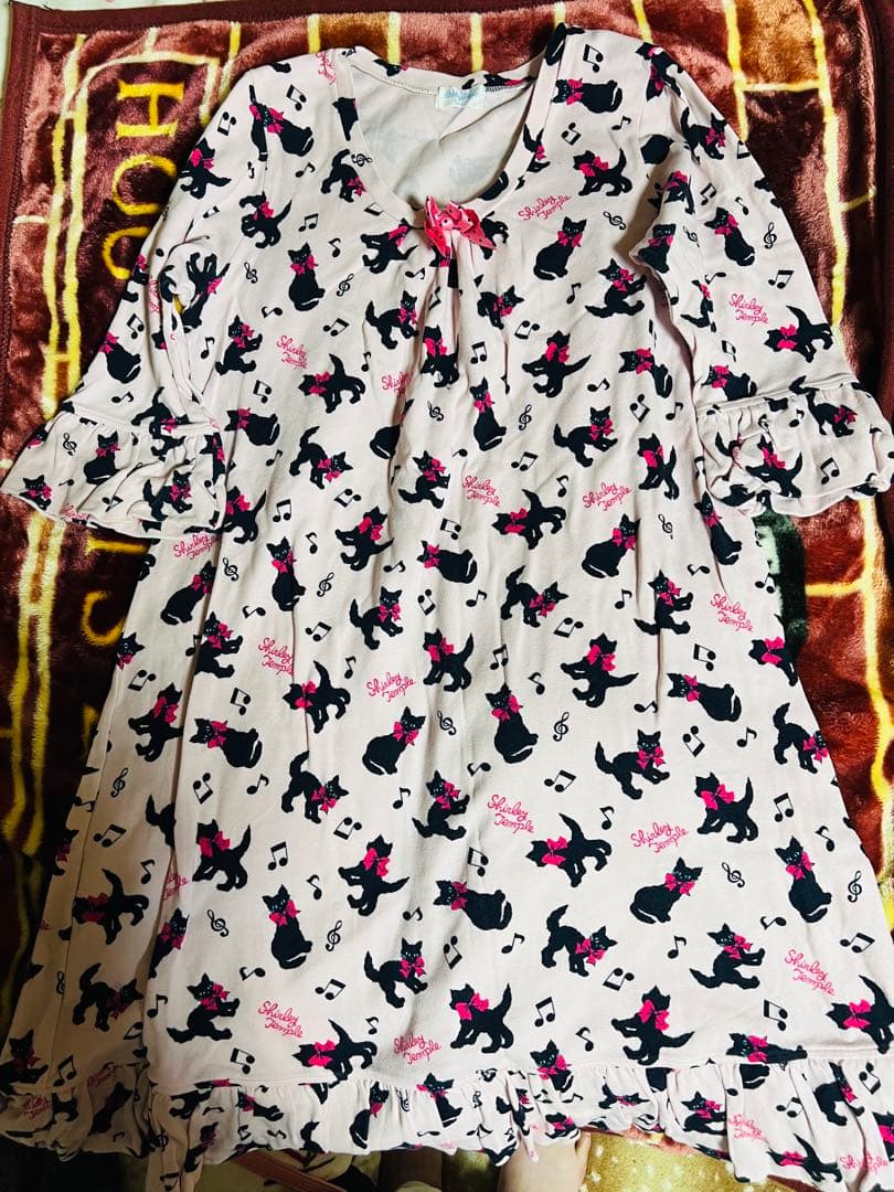 【美品】シャーリーテンプル 猫と音符の半袖ワンピース