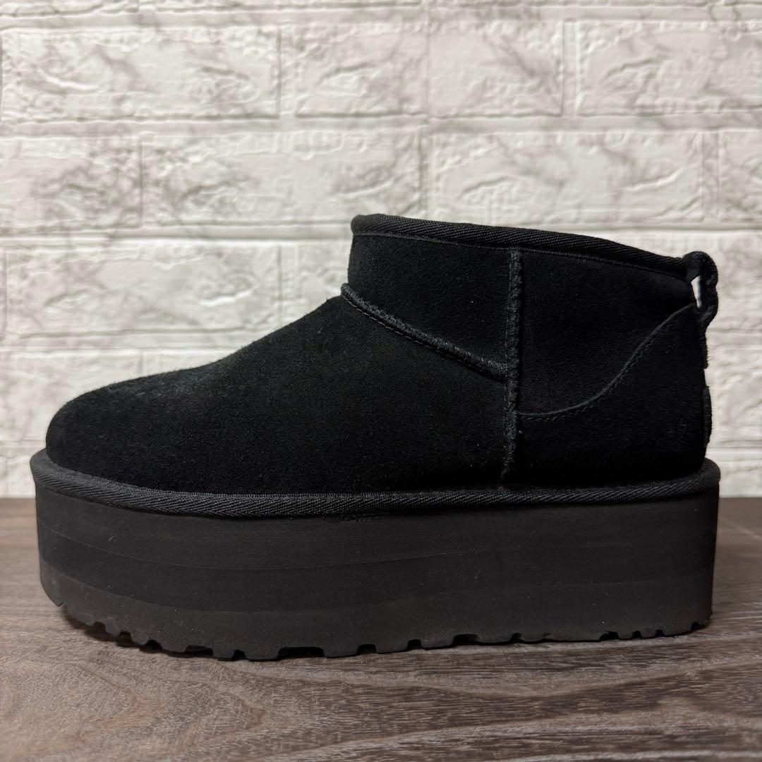 UGG クラシックウルトラミニプラットフォーム 黒 24cm