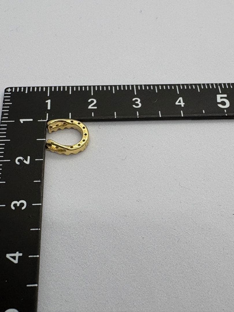 馬蹄　ネックレストップ　k18 0.17ct刻印