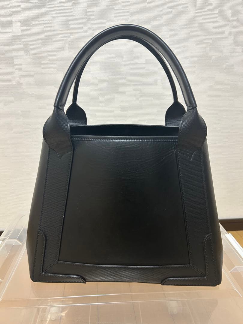 m*o様 バレンシアガ ネイビーカバス S エンボスロゴ オールレザー 黒