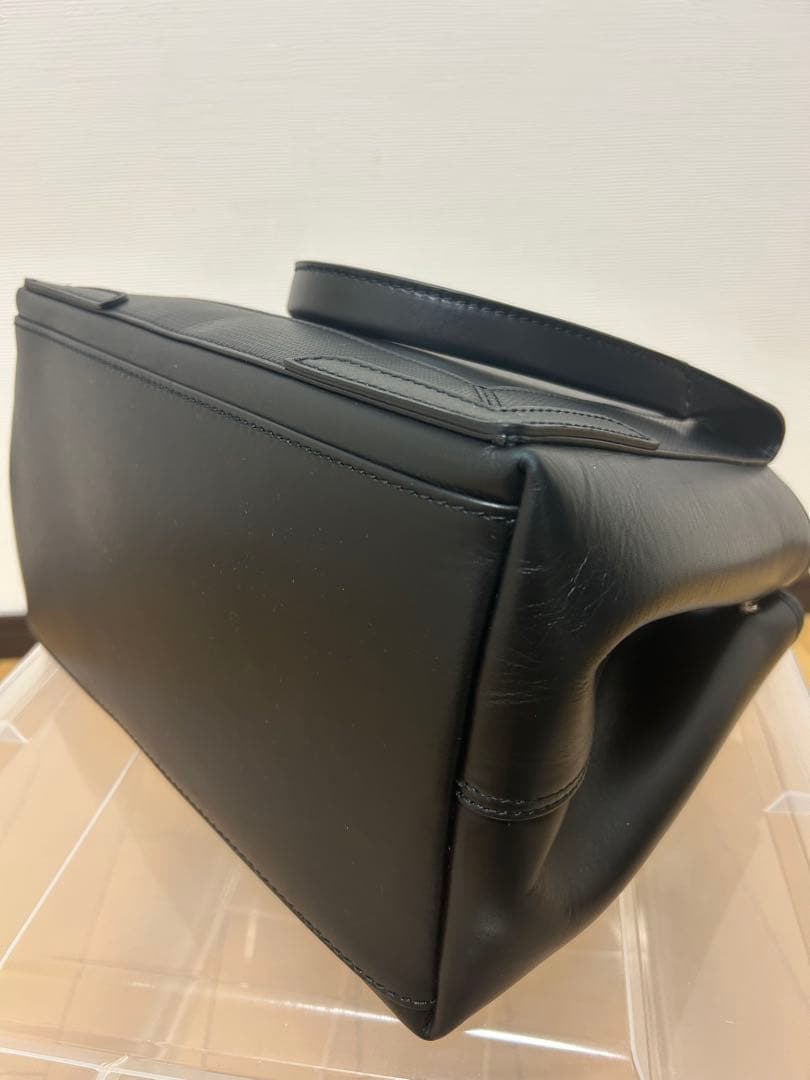 m*o様 バレンシアガ ネイビーカバス S エンボスロゴ オールレザー 黒