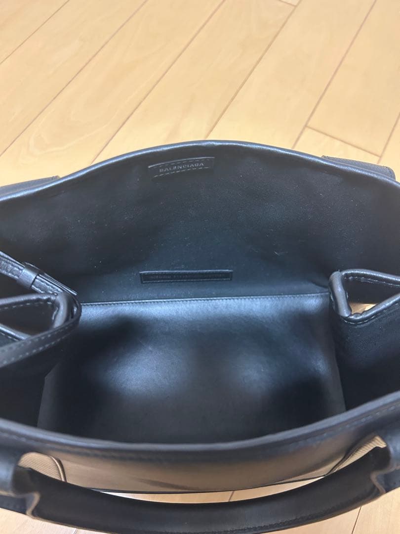 m*o様 バレンシアガ ネイビーカバス S エンボスロゴ オールレザー 黒