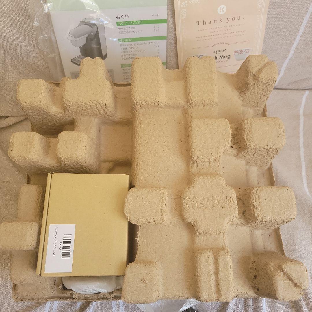 新品未使用 Keurig(キューリグ) 本体BS300レッド赤　マグカップ付き