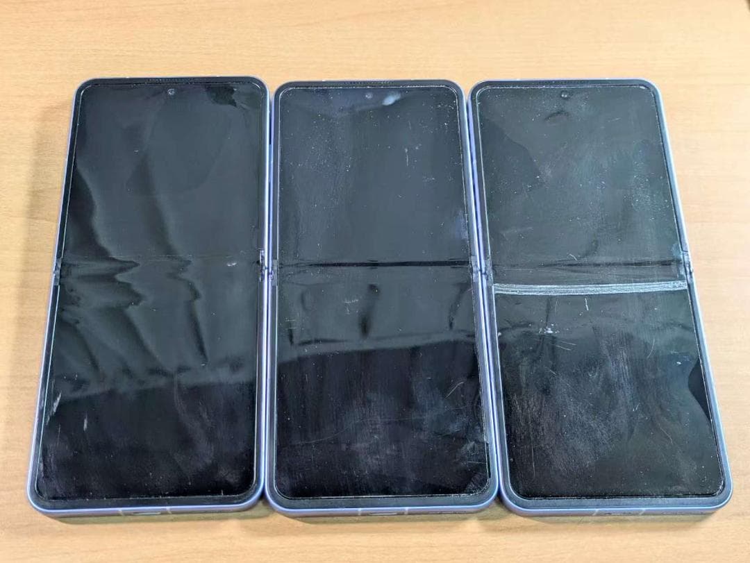 011200B ZTE Libero Flip A304ZT ジャンク３台