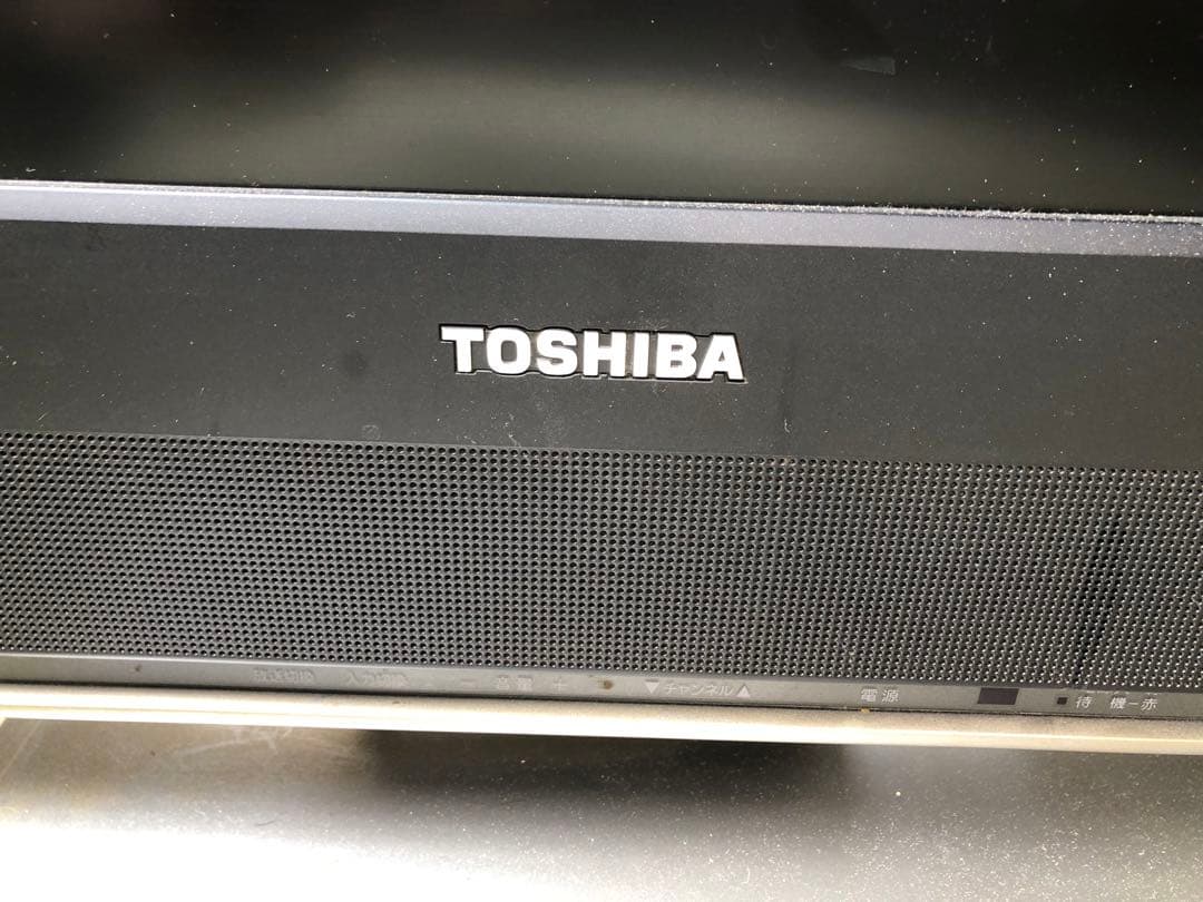 東芝　REGZA 32型　電源入りますが、ジャンク品として。