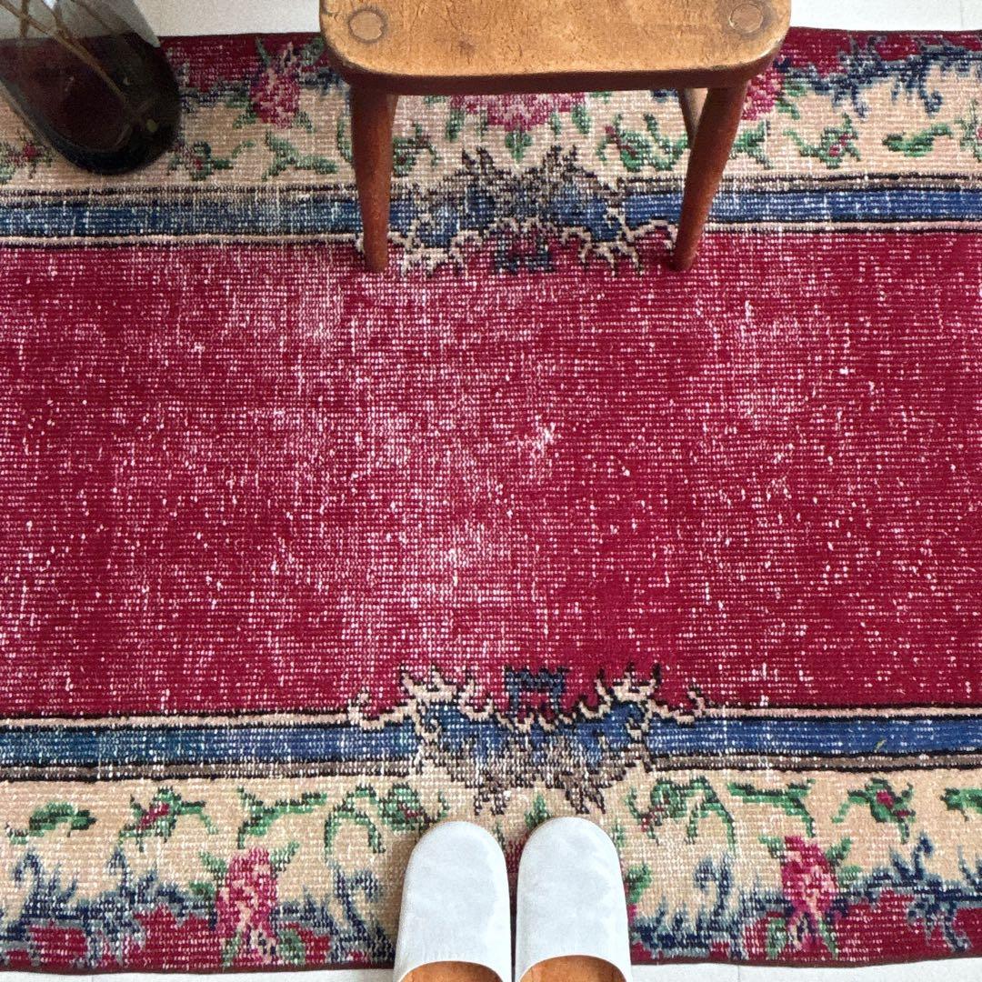 トルコ　ヴィンテージラグ　フローラル　ワインレッド　ブルー