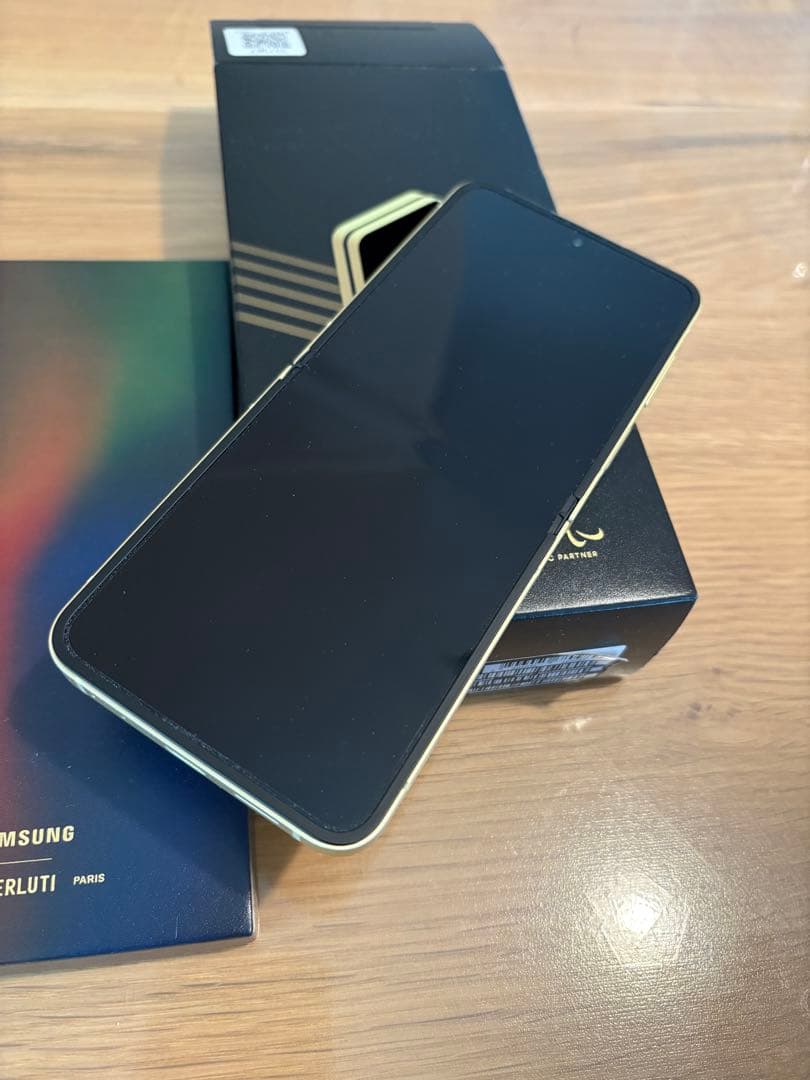 A*i様 希少 galaxy flip6 パリオリンピック版 中古