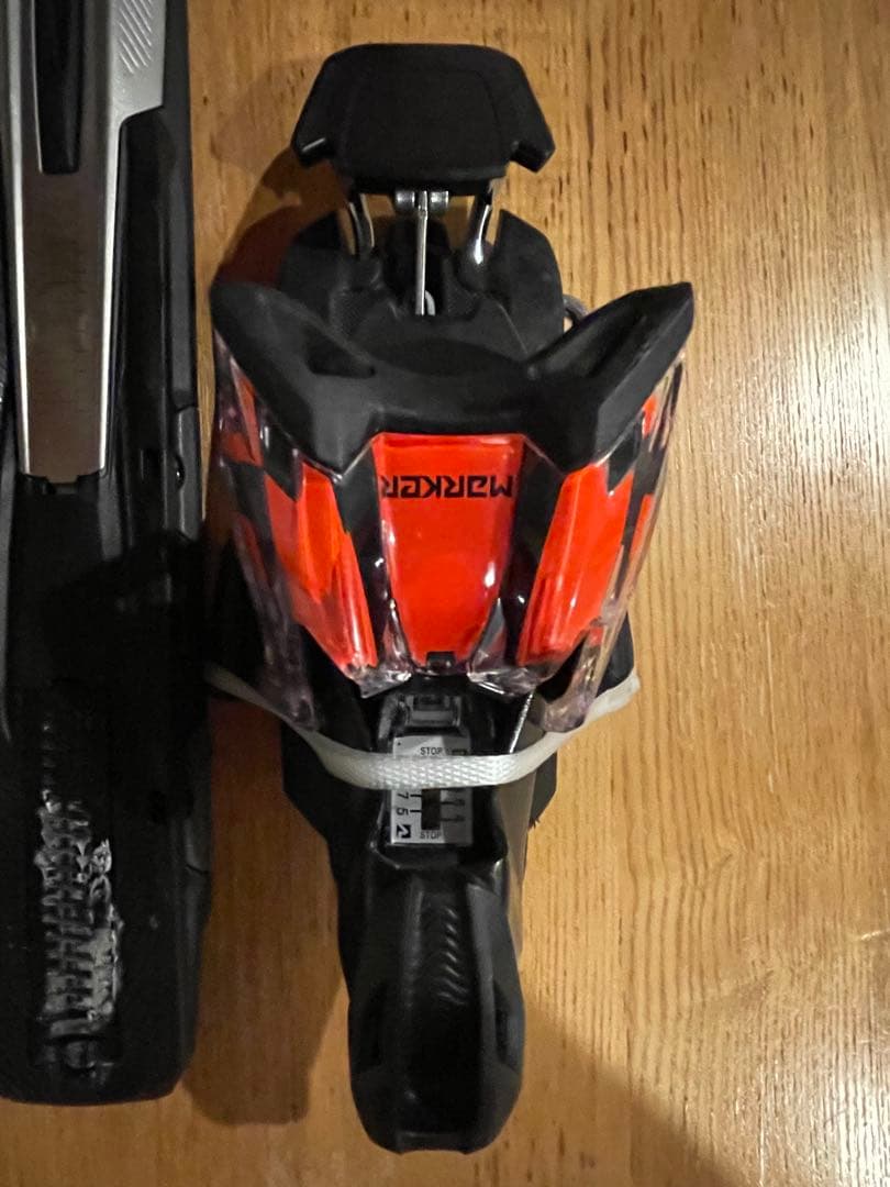 24マーカーrMOTION3 オールラウンドビンディング 赤黒