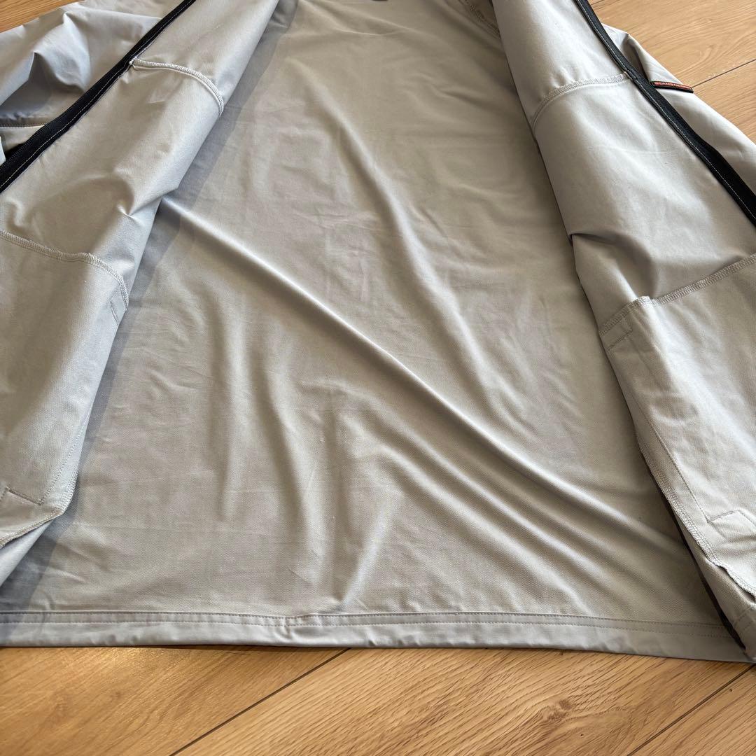 新品　ビームスデザイン　上下セット　ウインドジャケット　ウインドパンツ　グレー