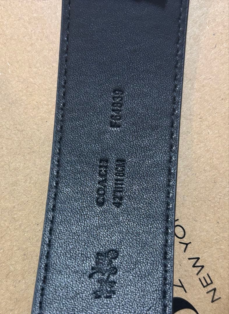 年末セール　COACHコーチ新品正規品リバーシブルレザーベルト回転バックル